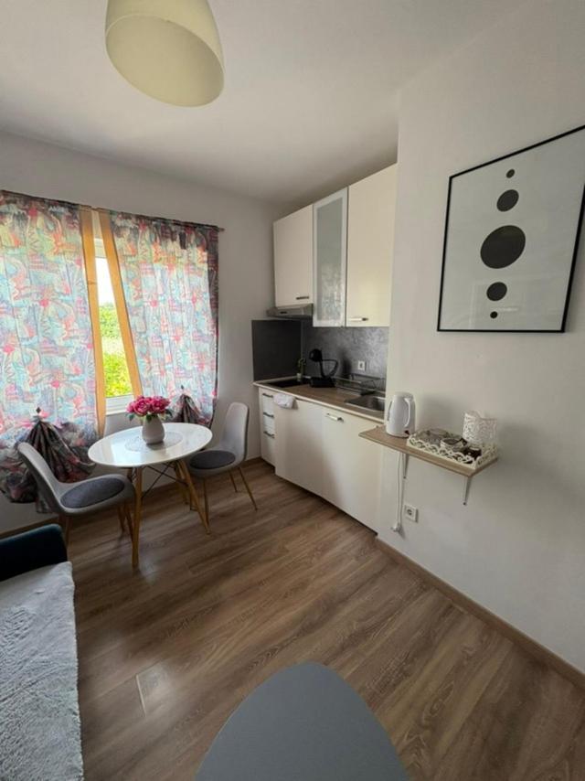 Apartman Anastazija Ровінь Екстер'єр фото