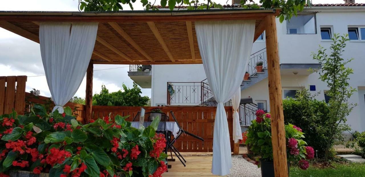 Apartman Anastazija Ровінь Екстер'єр фото