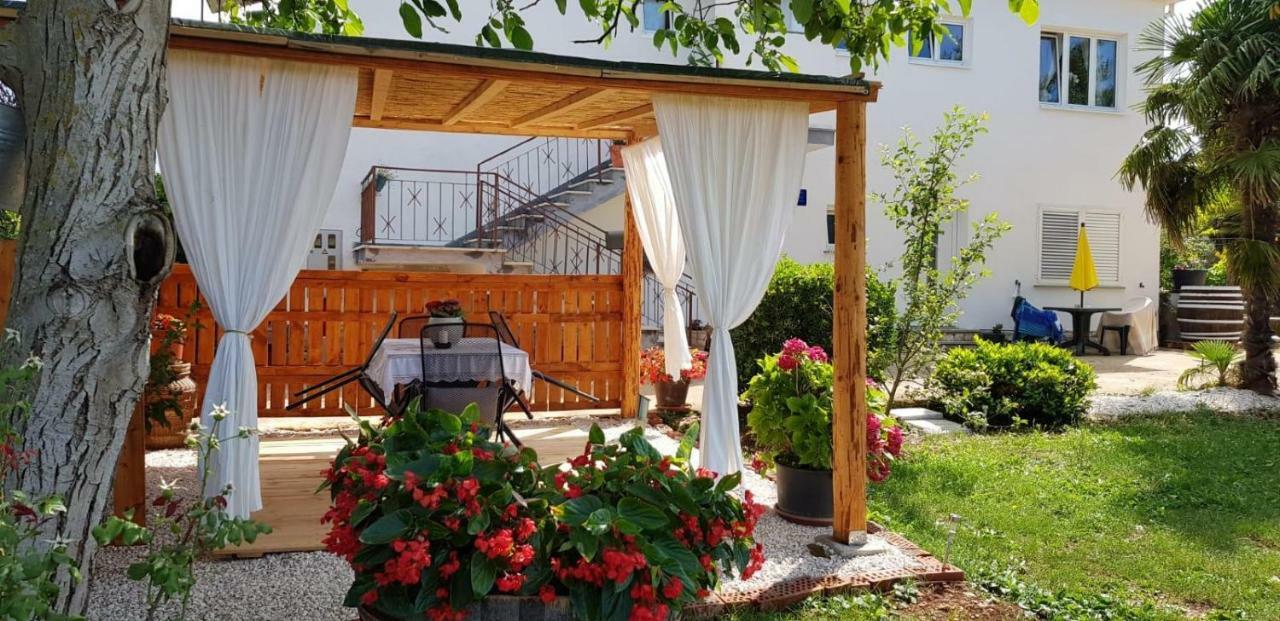 Apartman Anastazija Ровінь Екстер'єр фото