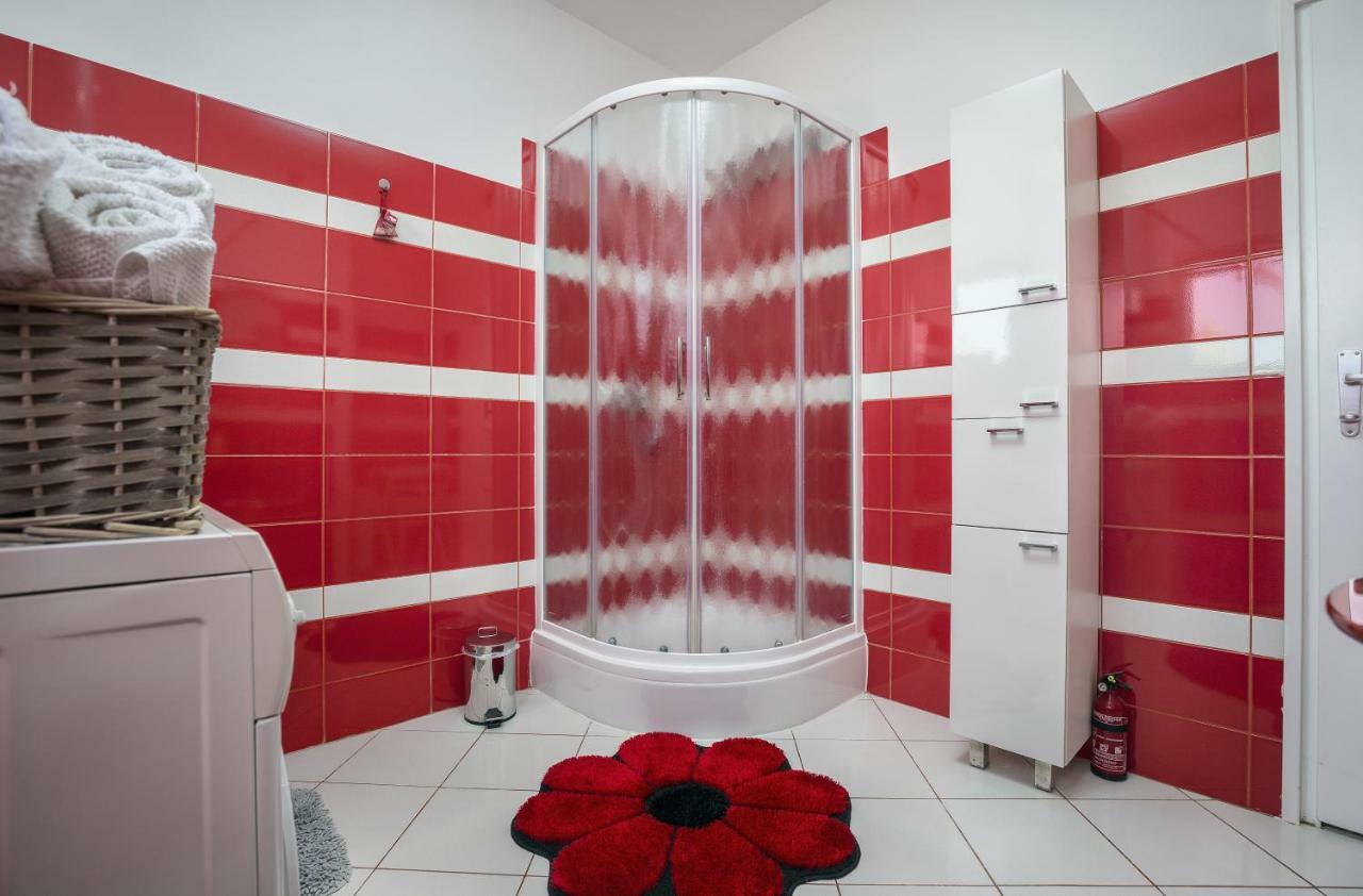Apartman Anastazija Ровінь Екстер'єр фото