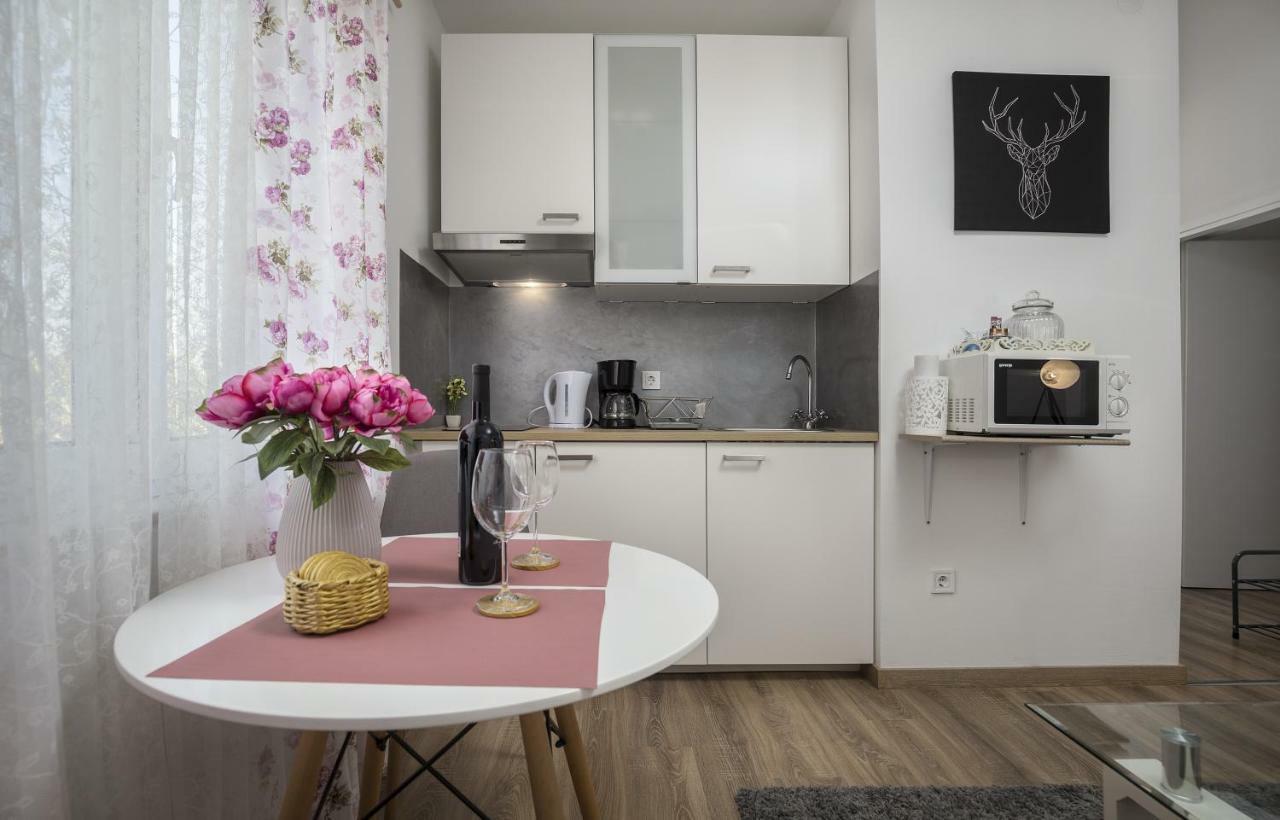 Apartman Anastazija Ровінь Екстер'єр фото